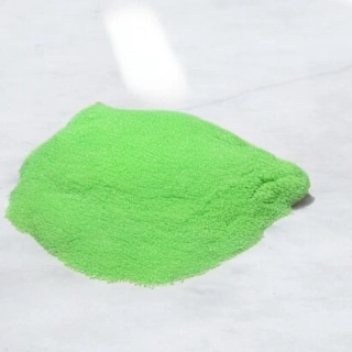 RYVALURES-GUMOVÁ BARVA NA JIGOVÉ HLAVY SUPER UV GREEN GLITER 80G