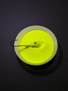 GUMOVÁ BARVA NA JIGOVÉ HLAVIČKY UV YELLOW 500G